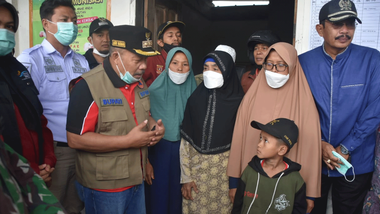 Bupati Andri Warman dialog dengan warga Agam yang terdampak erupsi Marapi