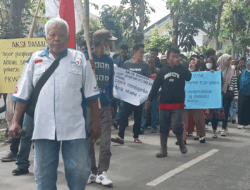Dua Bulan Gaji Belum Dibayar, Ratusan Karyawan PT SRA Geruduk Kantor DPRD Serdang Bedagai