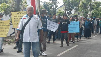 Karyawan PT SRA demo di DPRD Serdang Bedagai