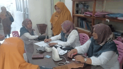 Aparatur sipil negara Dinas Pendidikan dan Kebudayaan Agam jalani pemeriksaan kesehatan