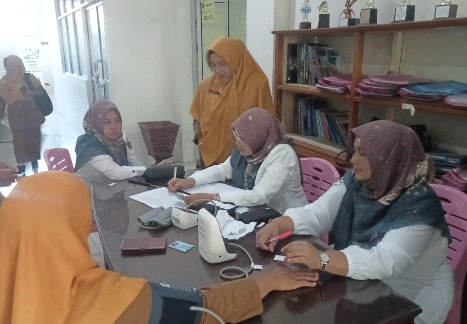 Aparatur sipil negara Dinas Pendidikan dan Kebudayaan Agam jalani pemeriksaan kesehatan