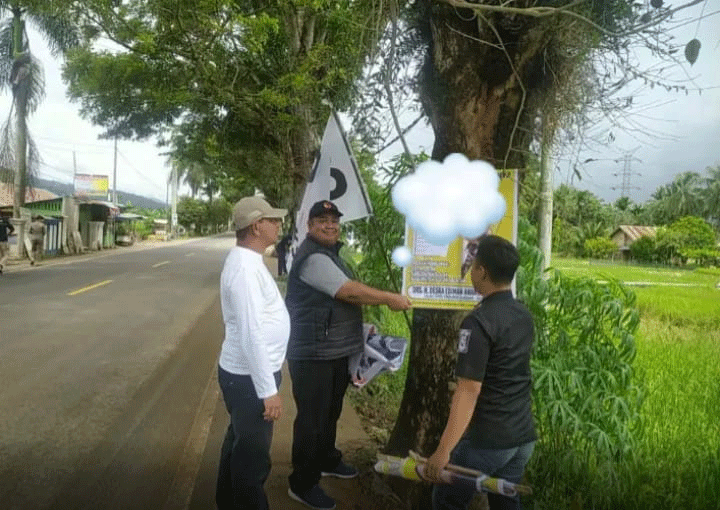 Penertiban alat peraga kampanye di Kota Solok