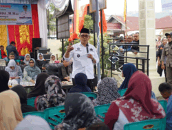 Bupati Solok Bagikan Paket Sembako di Tiga Nagari, Simpang Tanjuang Nan IV Dapat Bantuan Terbanyak