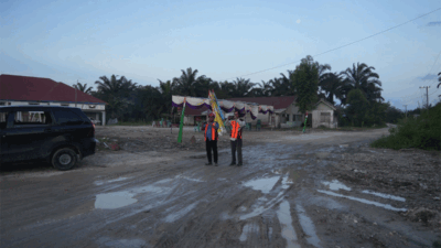 Tim Kementerian PUPR cek jalan yang akan diaspal
