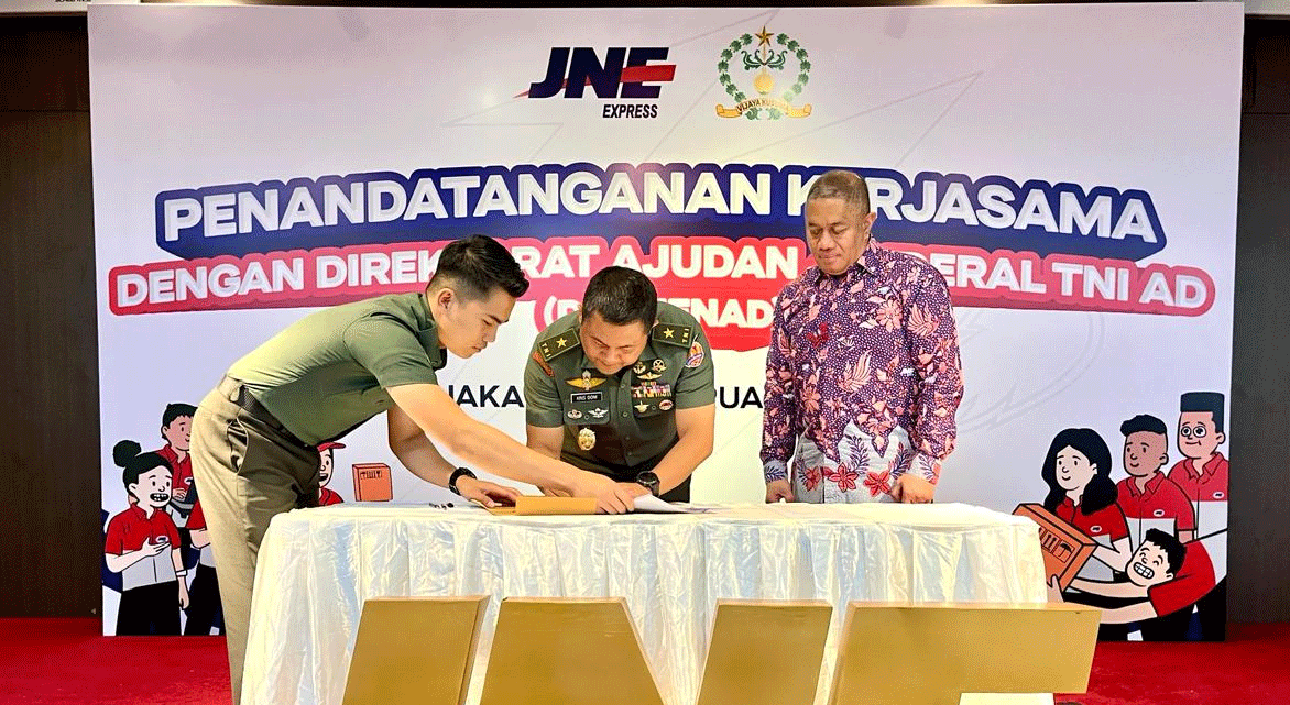 Manajemen JNE lakukan penandatanganan kerja sama dengan Direktorat Ajudan Jenderal Angkatan Darat