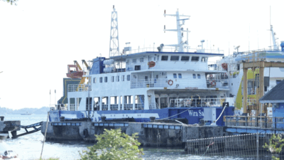 KMP Sameiri yang melayani rute Padang ke Mentawai dan sebaliknya