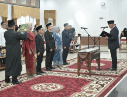 Gubernur Mahyeldi Lantik Lima Komisioner KI Sumbar, Ini Daftar Namanya 9 Gubernur Mahyeldi Lantik Lima Komisioner KI Sumbar, Ini Daftar Namanya