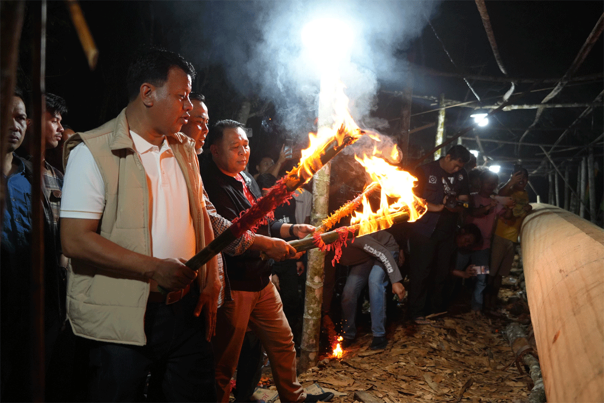 Bupati Kuansing bersama masyarakat Desa Banjar Nan Tigo
