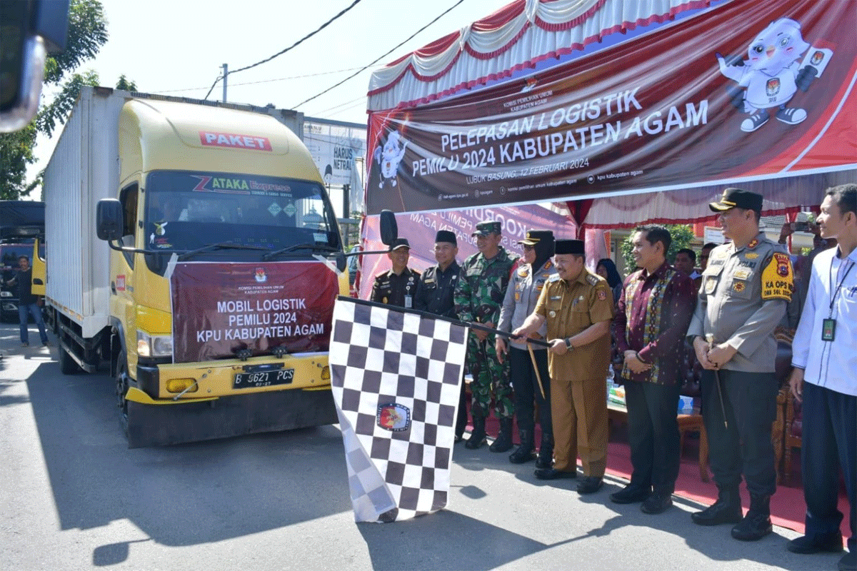Bupati lepas logistik Pemilu 2024 ke kecamatan di Agam
