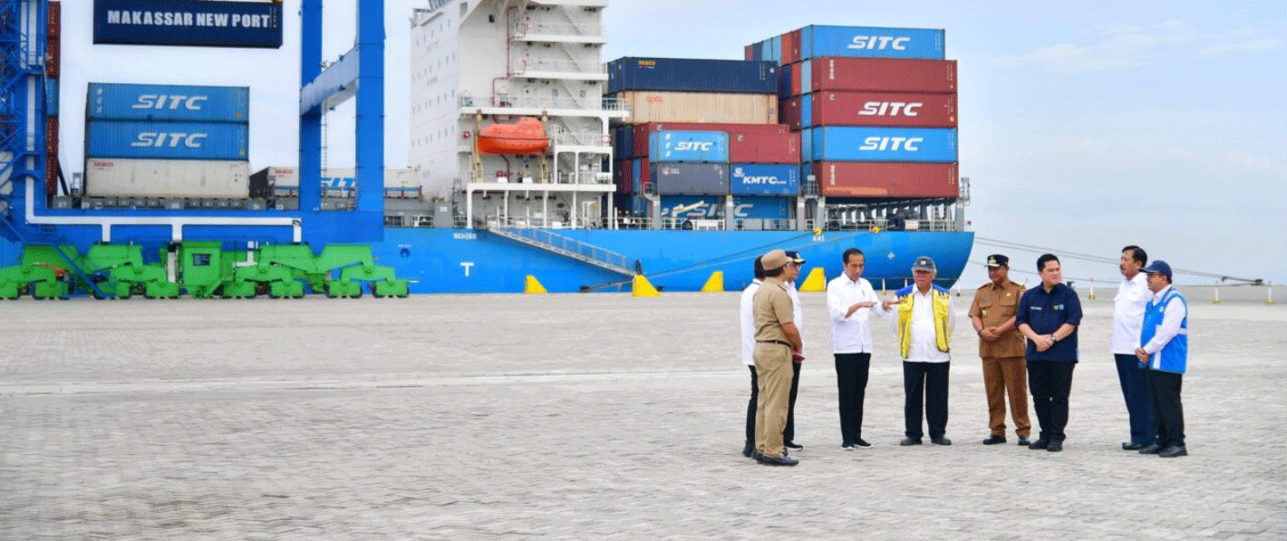 Presiden Joko Widodo resmikan Makassar New Port di Kota Makassar, Kamis (22/2/2024). (BPMI Setpres/Vico)