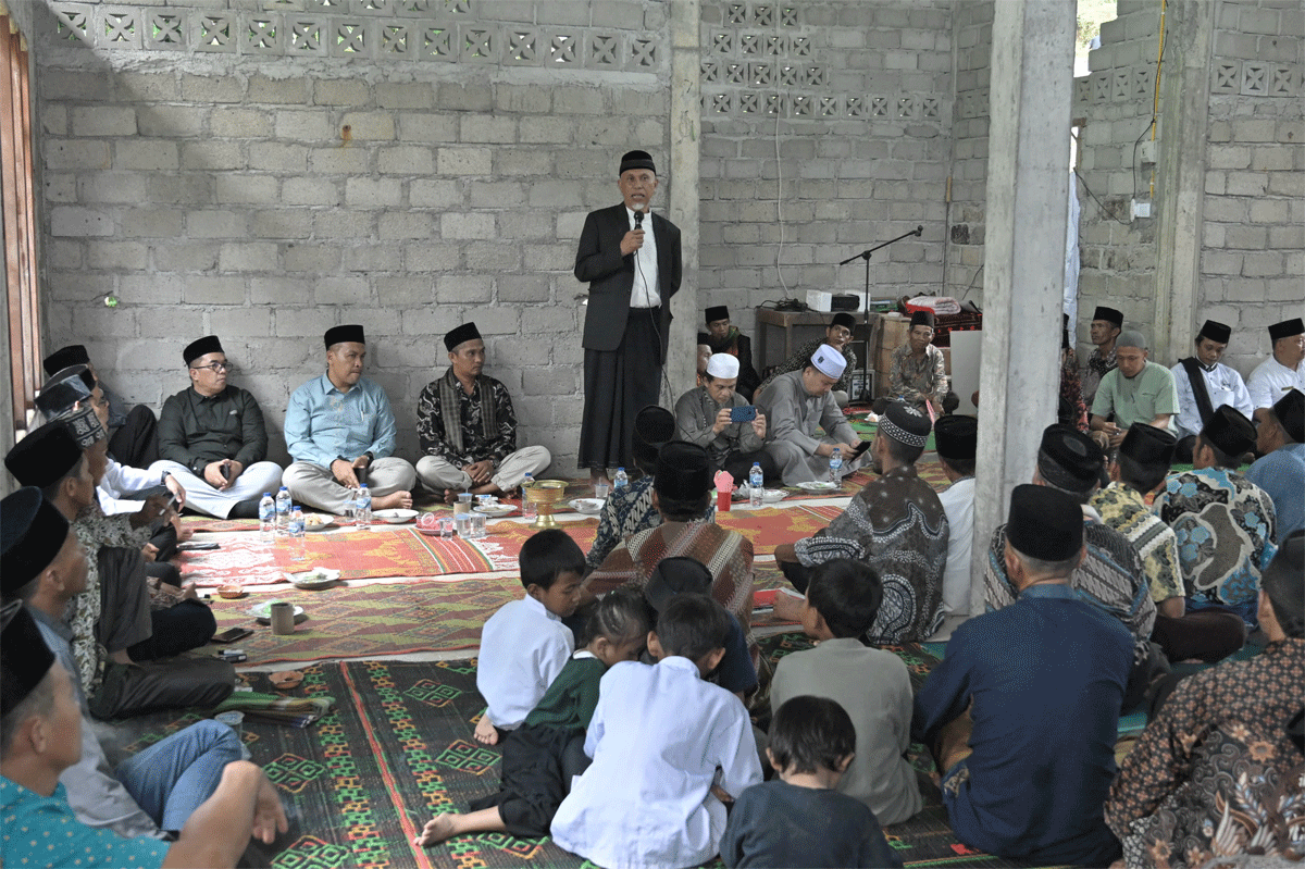 Gubernur beri sambutan saat peresmian masjid. (Biro Adpim)