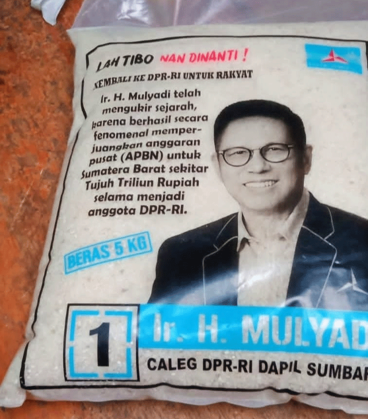 Beras bergambar caleg beredar di Payakumbuh