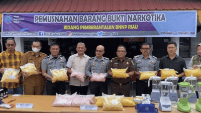 Pemusnahan narkotika oleh BNNP Riau di Pekanbaru. (riau.go.id)