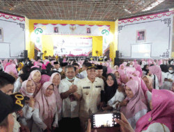 1.963 Pendidik dan Tenaga Kesehatan di Kuantan Singingi Terima SK, Diangkat Jadi Pegawai Kontrak, Selamat Tinggal Honor Komite 4 1.963 Pendidik dan Tenaga Kesehatan di Kuantan Singingi Terima SK, Diangkat Jadi Pegawai Kontrak, Selamat Tinggal Honor Komite