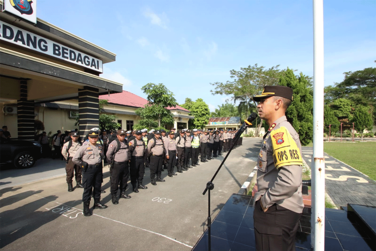 Kapolres beri arahan ke personel Polres Serdang Bedagai