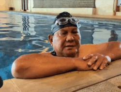Usai Nyoblos, Prabowo Berenang di Hambalang 12 Usai Nyoblos, Prabowo Berenang di Hambalang
