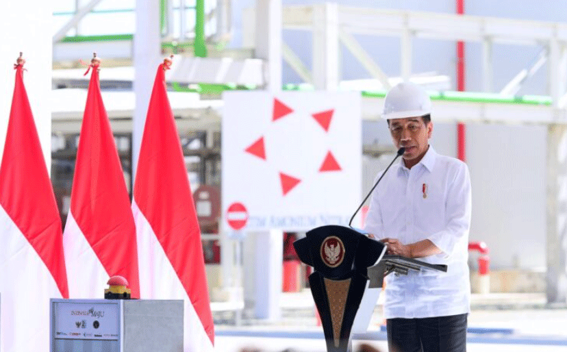 Presiden Joko Widodo resmikan pabrik amonium nitrat PT Kaltim Amonium Nitrat di Bontang, Kalimantan Timur, Kamis (29/2/2024). (BPMI Setpres/Muchlis Jr)