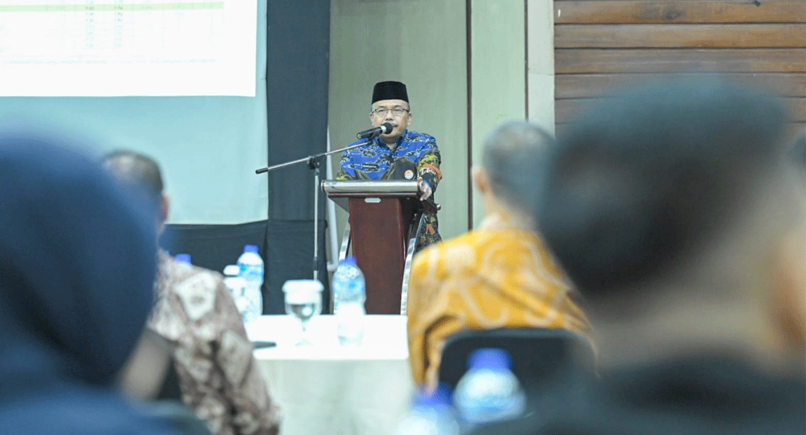 Sekdaprov Sumbar beri sambutan. (Biro Adpim)