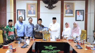 Serah terima cenderamata