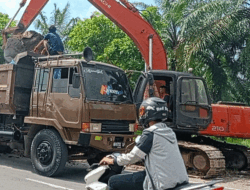 Tanah Korekan Proyek Pelebaran Jalan Sergai Diduga Dijual