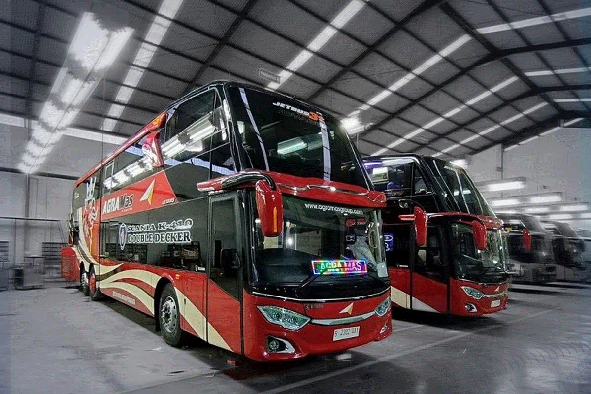 Bus tingkat milik PO Agra Mas. (adiputro)