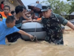 Hujan Deras Malam Ini, Padang Dikepung Banjir, Sebuah Rumah Hanyut di Limau Manis