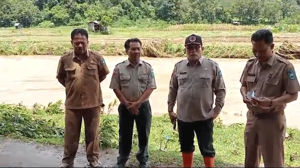 Badan Penanggulangan Bencana Daerah (BPBD) berikan keterangan terkait dampak banjir di Sawahlunto