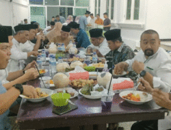 Rombongan Tim Safari Ramadan Wakil Gubernur Sumbar Buka Puasa Bersama di Rumah Haji Jaswandi 8 Rombongan Tim Safari Ramadan Wakil Gubernur Sumbar Buka Puasa Bersama di Rumah Haji Jaswandi