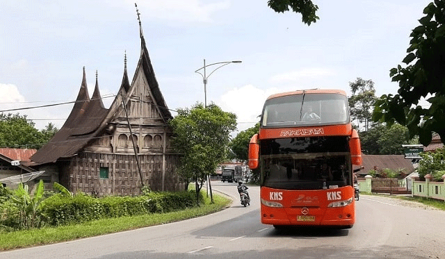 Bus KMS yang tak lagi melintas di lintasan Sumbar-Jabodetabek