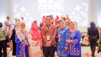 Jajaran pengurus Dekranasda Kabupaten Solok yang ikut pameran Inacraft 2024 di Jakarta.