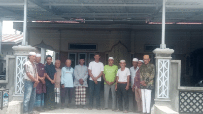 Pengurus musala foto bersama