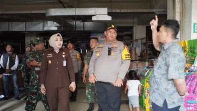 Persiapan bazar di Kejari Padang Panjang