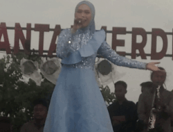 Ribuan Penonton Saksikan Konser Kemenangan Madhani Juara 3 D'Academy 6 Indosiar di Pantai Merdeka 2 Ribuan Penonton Saksikan Konser Kemenangan Madhani Juara 3 D’Academy 6 Indosiar di Pantai Merdeka
