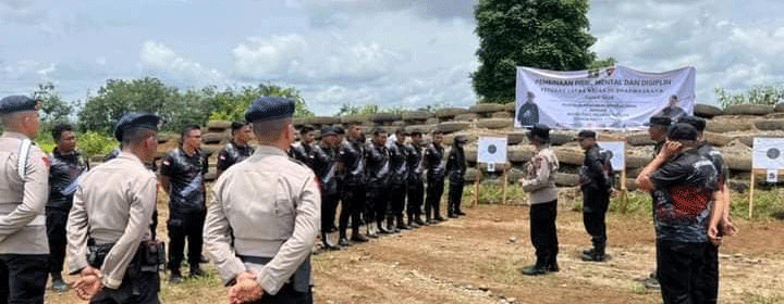Petugas Lapas Dharmasraya ikuti pendidikan dan pelatihan di Batalyon C Pelopor Satbrimob Dharmasraya.