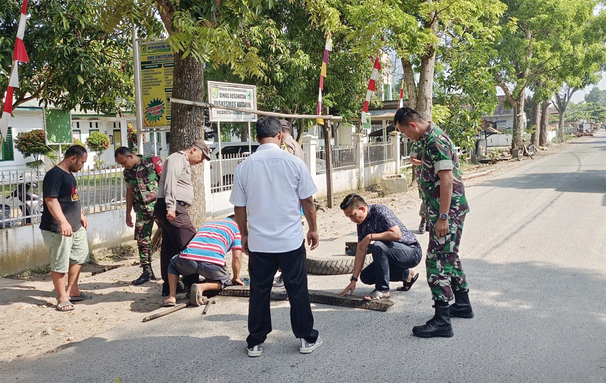 Pembuatan pita kejut di jalan