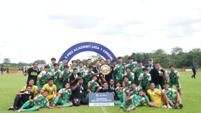 Pemain PSS Slemen rayakan gelar juara. (pssi)