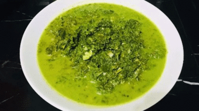 Gulai pucuk ubi tumbuk.