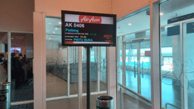 Ruang tunggu di KLIA2, Kuala Lumpur.