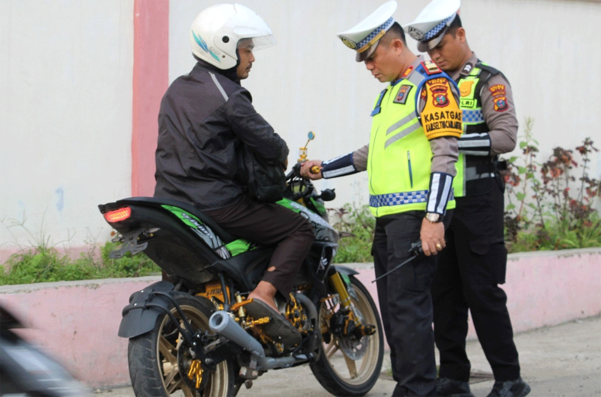 Petugas laksanakan Operasi Keselamatan Toba 2024