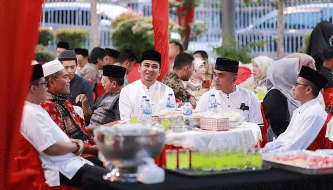 Wakil Walikota Ramadhani Kirana Putra jamu rombongan TSR pemprov itu dengan buka puasa bersama di rumah dinas wakil wali kota.