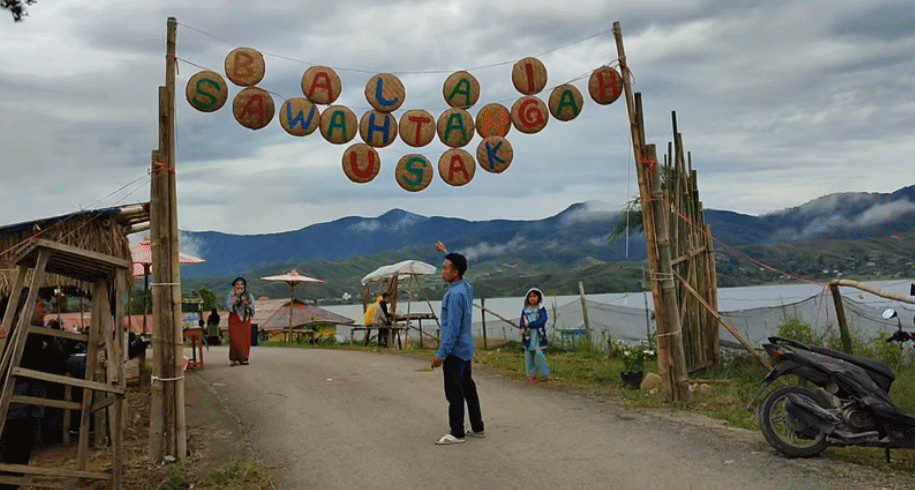 Pasar Wisata Tangah Sawah Usak. (tangkapan layar dari akun YouTube Herlina Basri)