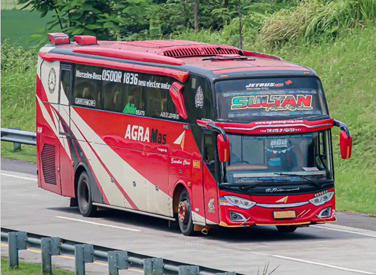 Salah satu satu armada perusahaan otobus Agra Mas