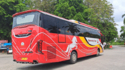 Bus Gumarang Jaya di Terminal Bareh Solok