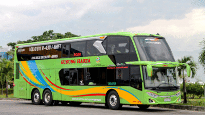 Mengapa Bus Gunung Harta Berbeda Warna?