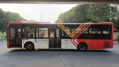 Bus Trans Jakarta yang melayani rute ke Bandara Soekarno-Hatta. (kompas.com)