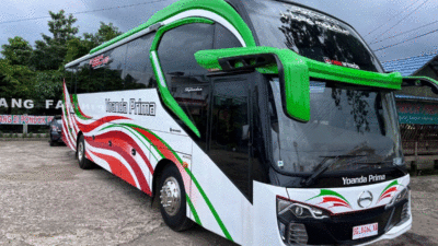 Armada Yoanda Prima dengan karoseri New Armada