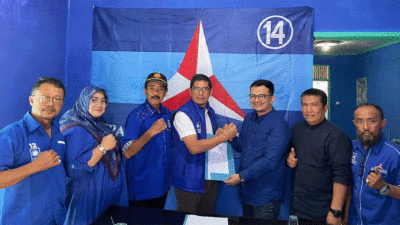 Deri Asta ambil formulir di Partai Demokrat Sawahlunto untuk maju di pilkada