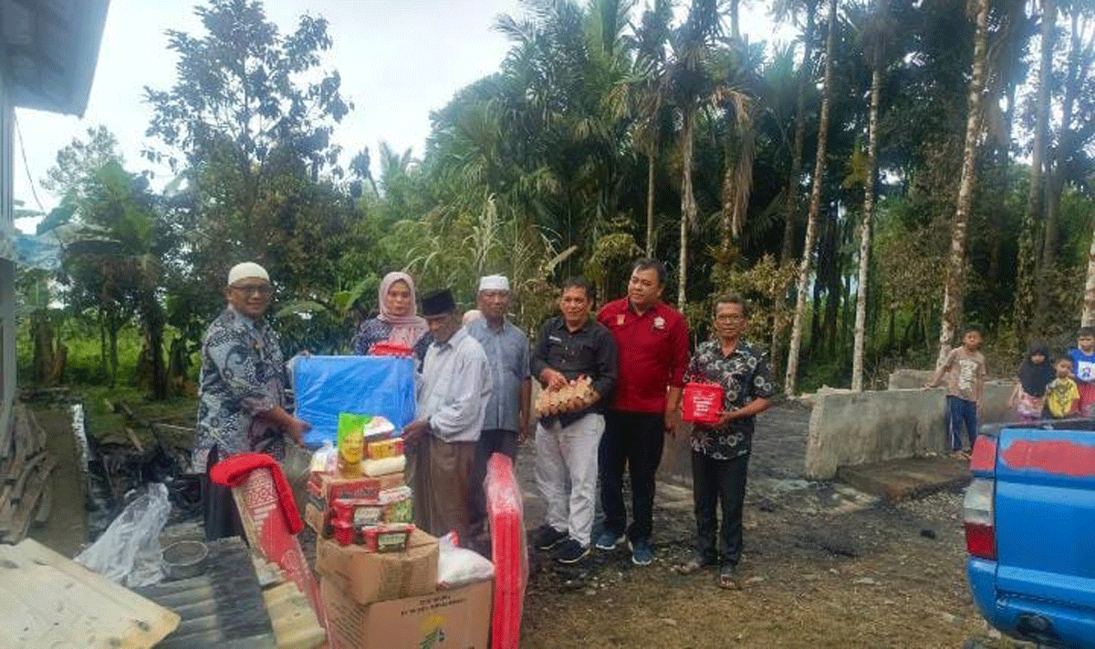 Penyerahan bantuan tanggap darurat bagi korban bencana