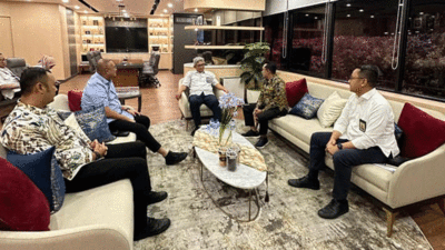 Bupati Tanah Datar, Eka Putra temui Dirjen Bina Marga Kementerian Pekerjaan Umum dan Perumahan Rakyat, Hedy Rahadia di Jakarta. (prokopim)