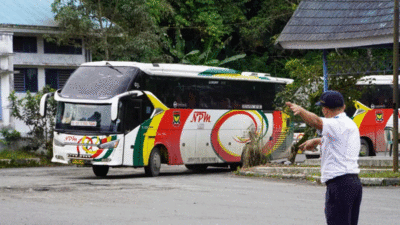 Bus NPM di Terminal Bukit Surungan